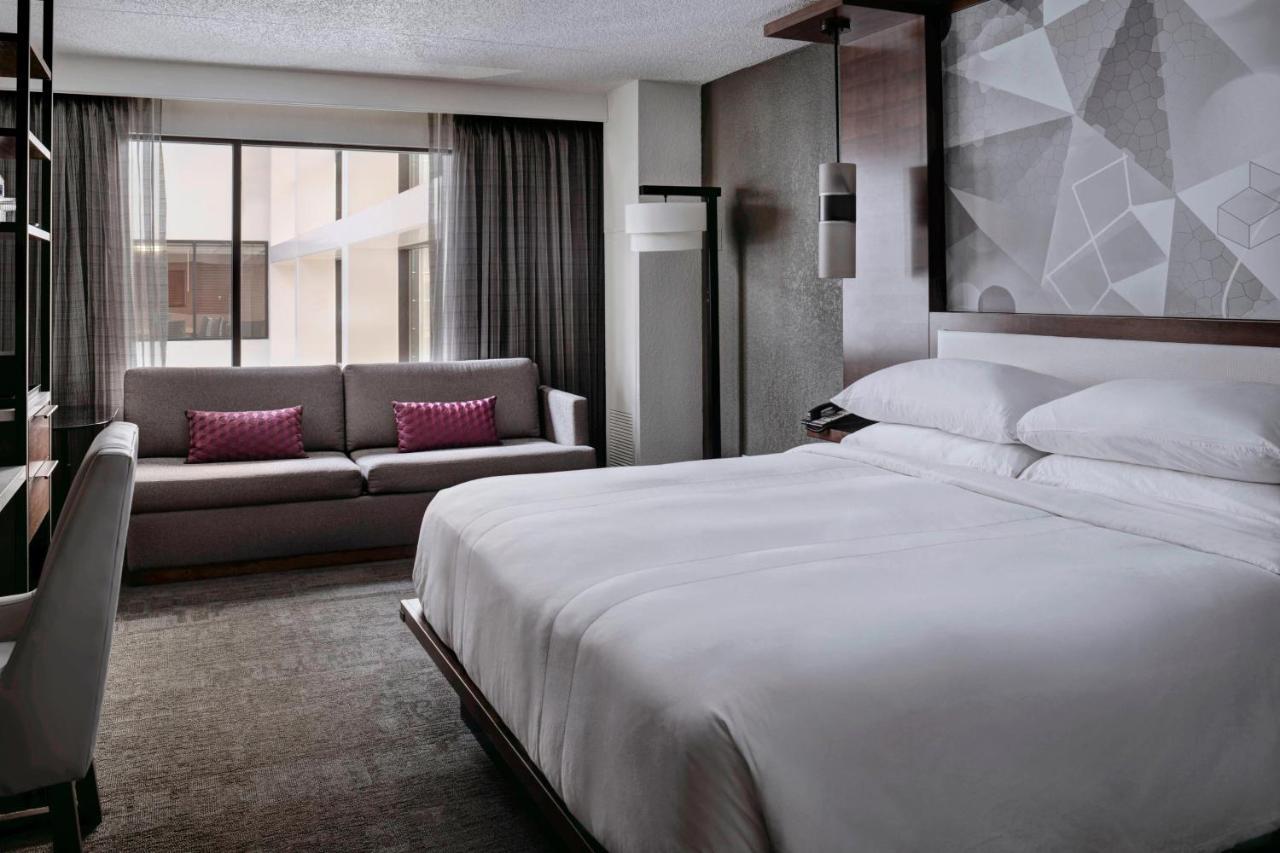 Marriott East Lansing At University Place Экстерьер фото