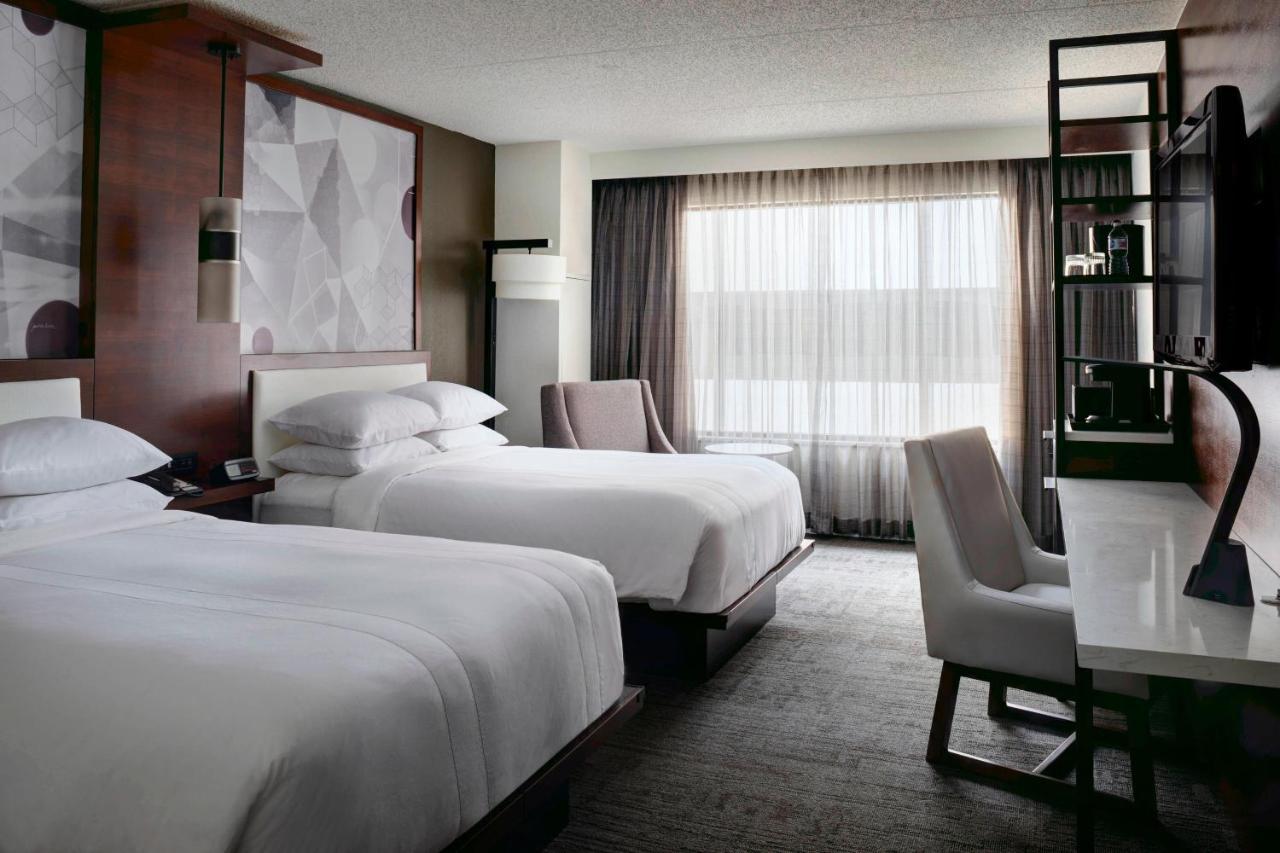 Marriott East Lansing At University Place Экстерьер фото