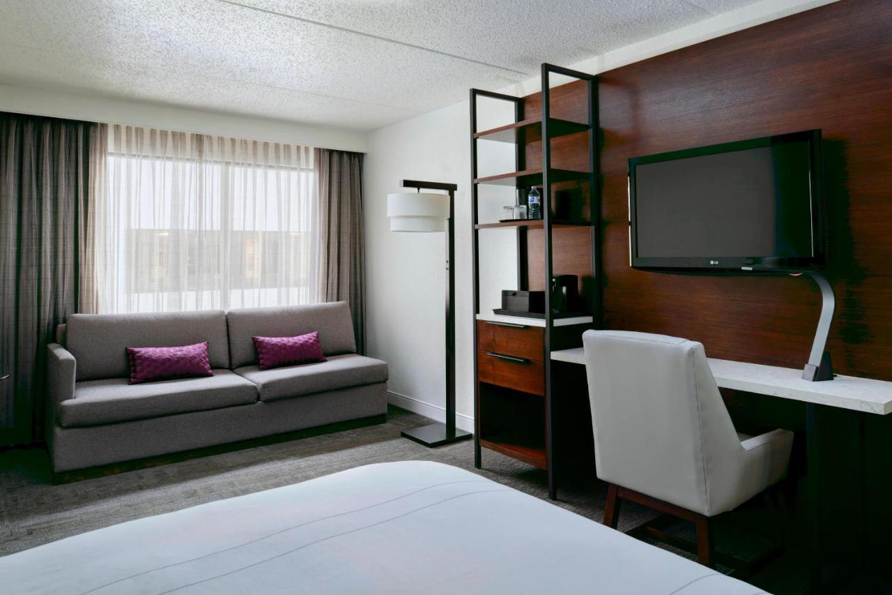 Marriott East Lansing At University Place Экстерьер фото