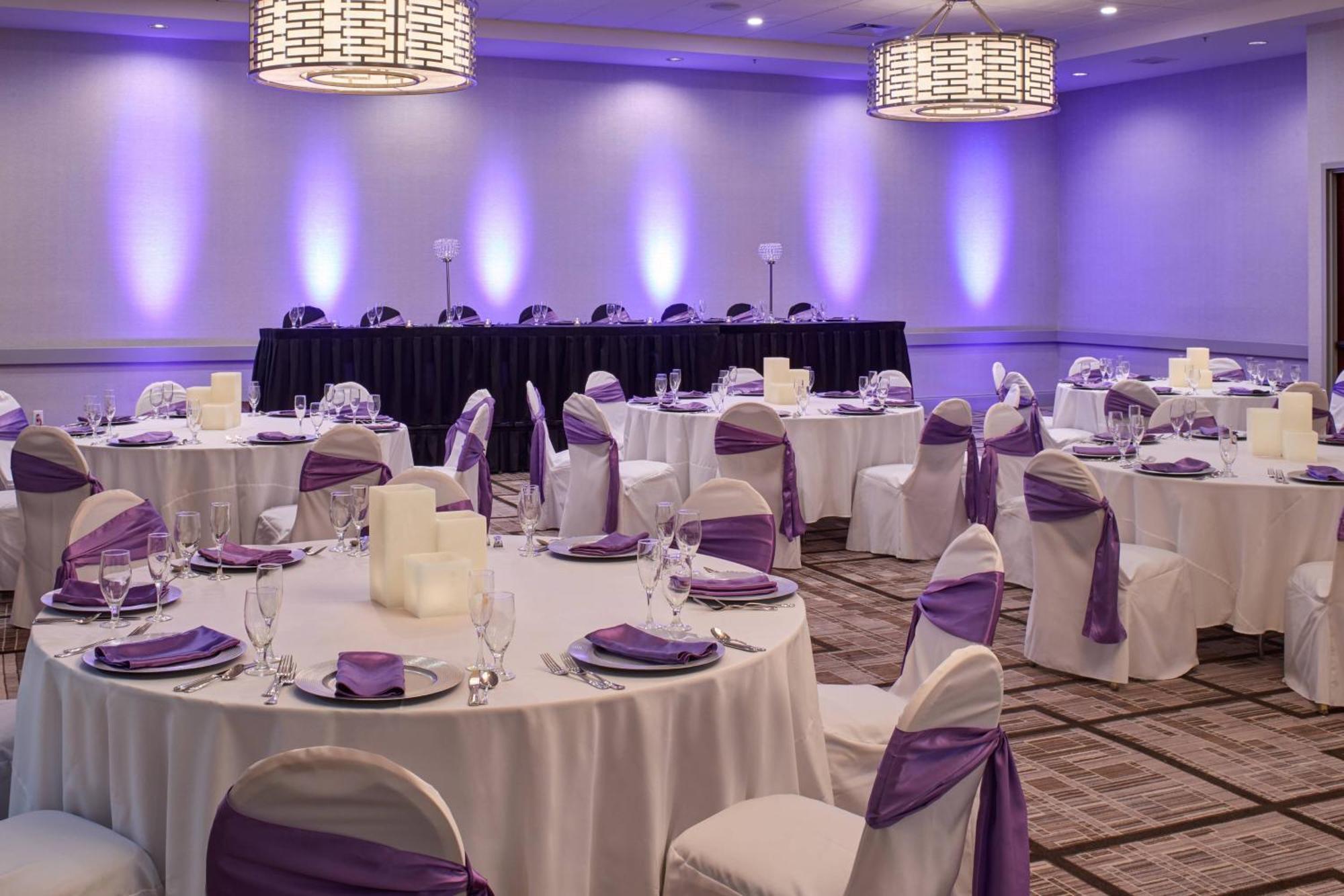 Marriott East Lansing At University Place Экстерьер фото