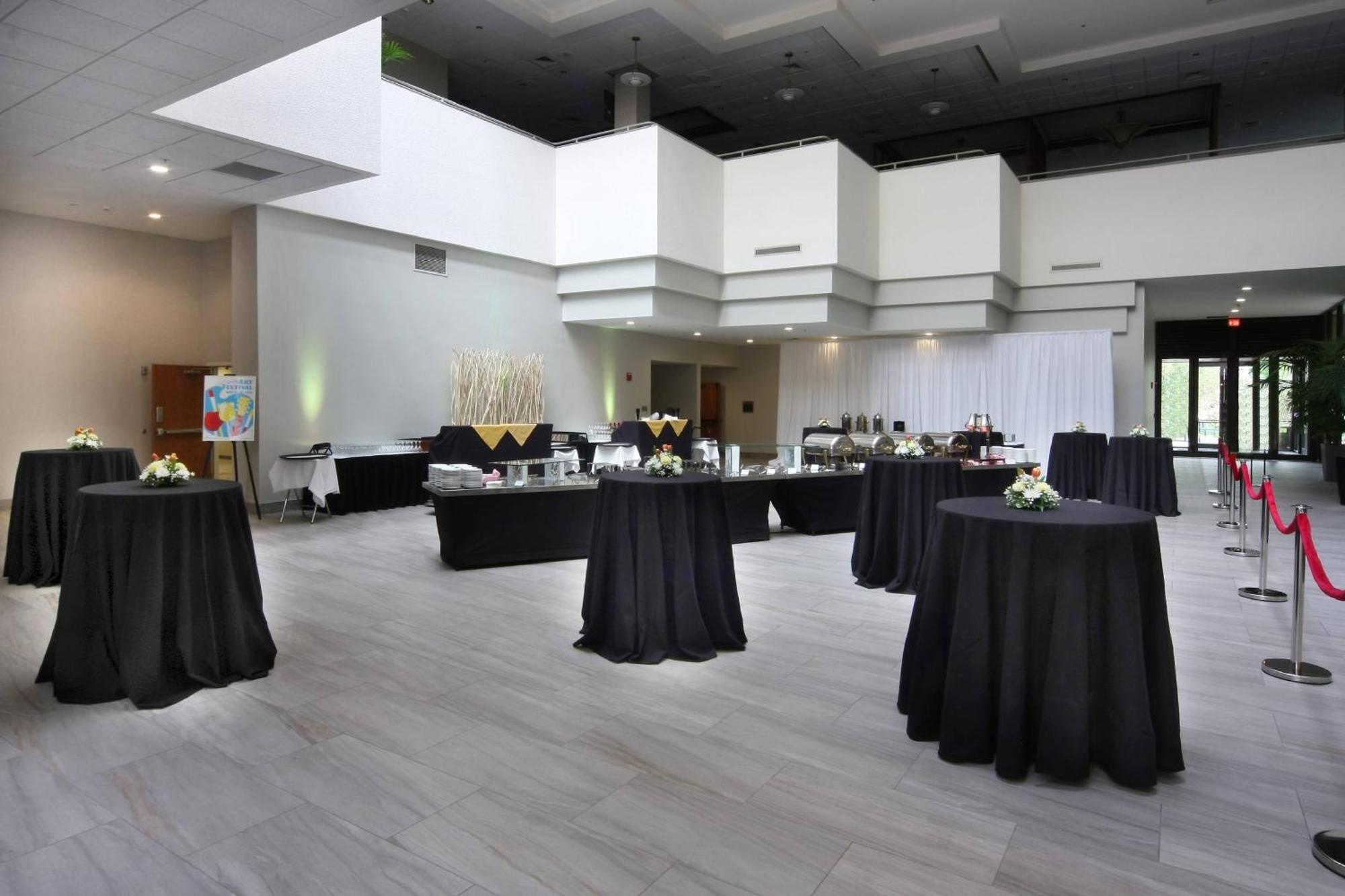 Marriott East Lansing At University Place Экстерьер фото