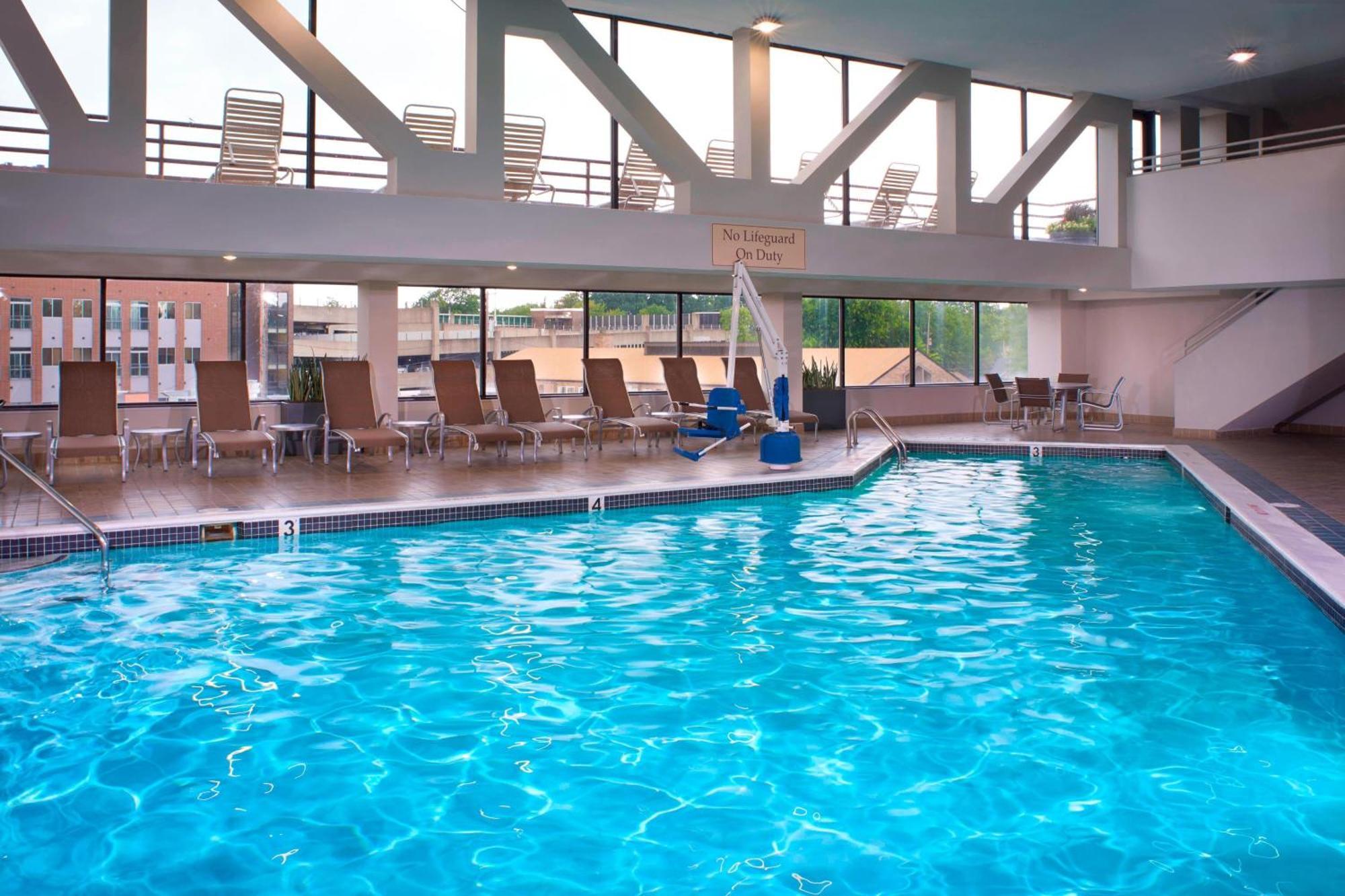 Marriott East Lansing At University Place Экстерьер фото