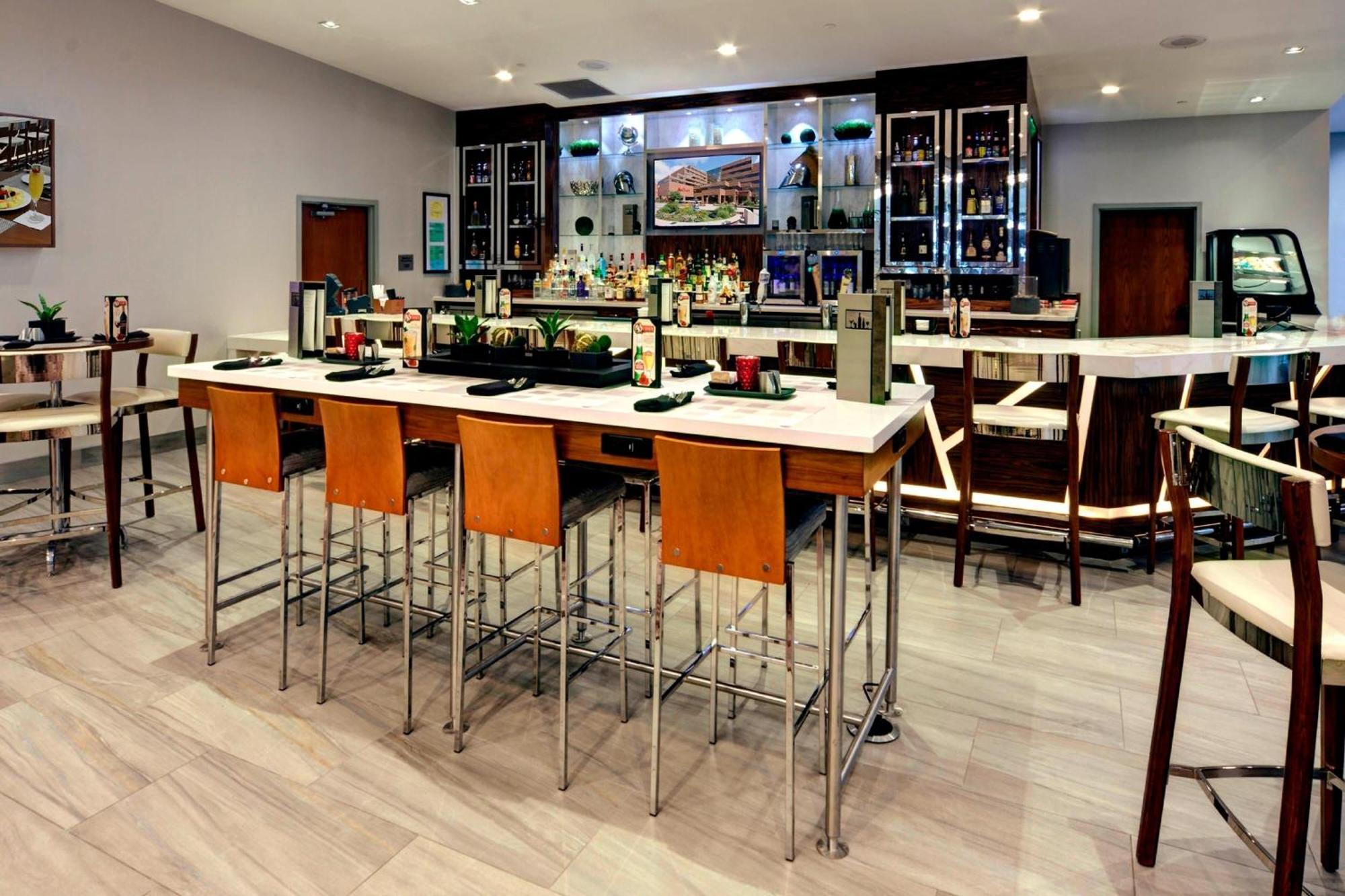 Marriott East Lansing At University Place Экстерьер фото