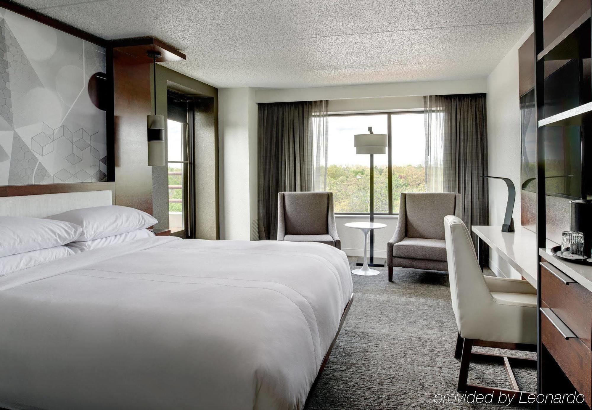 Marriott East Lansing At University Place Экстерьер фото
